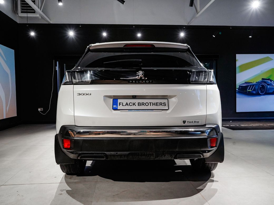 2022 Peugeot 3008 - image 5