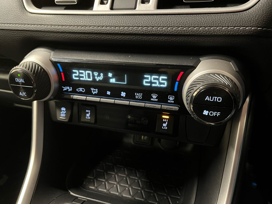 2023 Toyota Rav4 - image 7