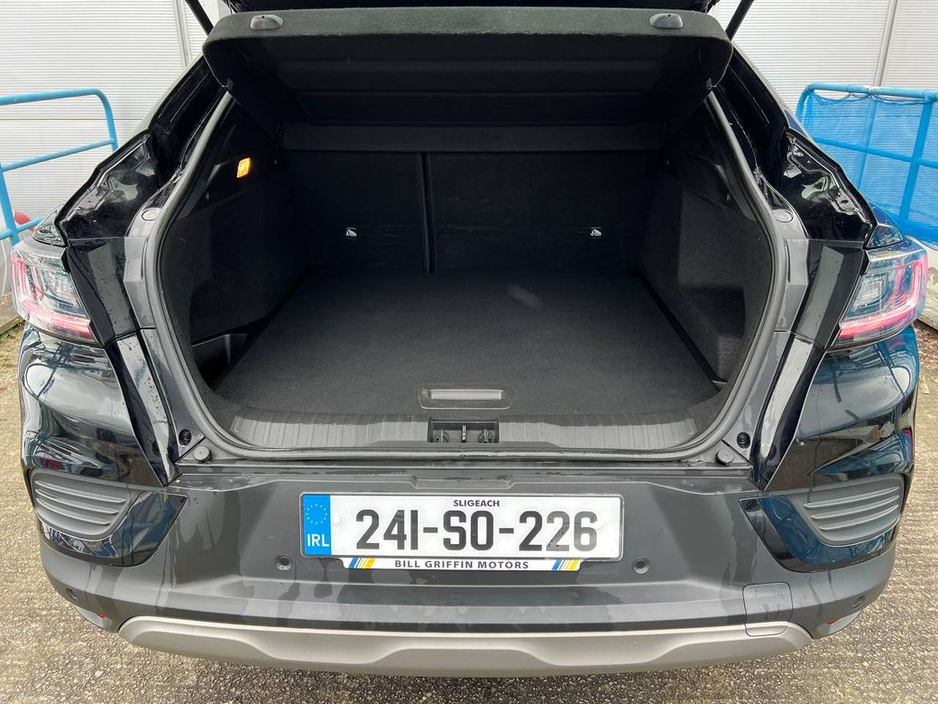 2024 Renault Arkana TECHNO 1.4 AUTO // APPLE CARPLAY/ANDROID AUTO // BLIND SPOT MONITOR // DIGITAL CLUSTER €23,950