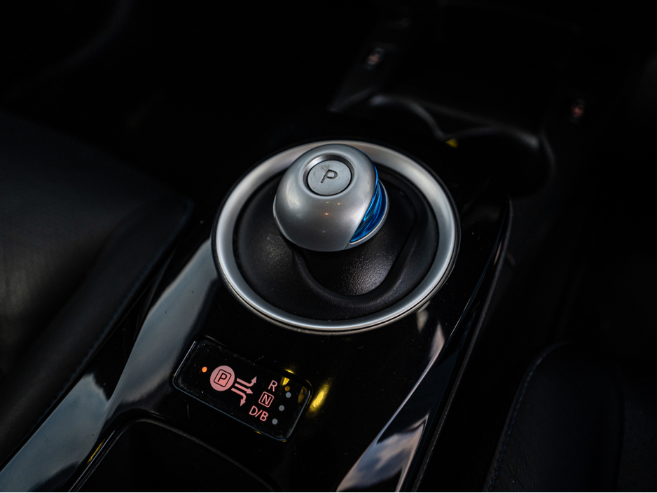 2016 Nissan Leaf - image 29