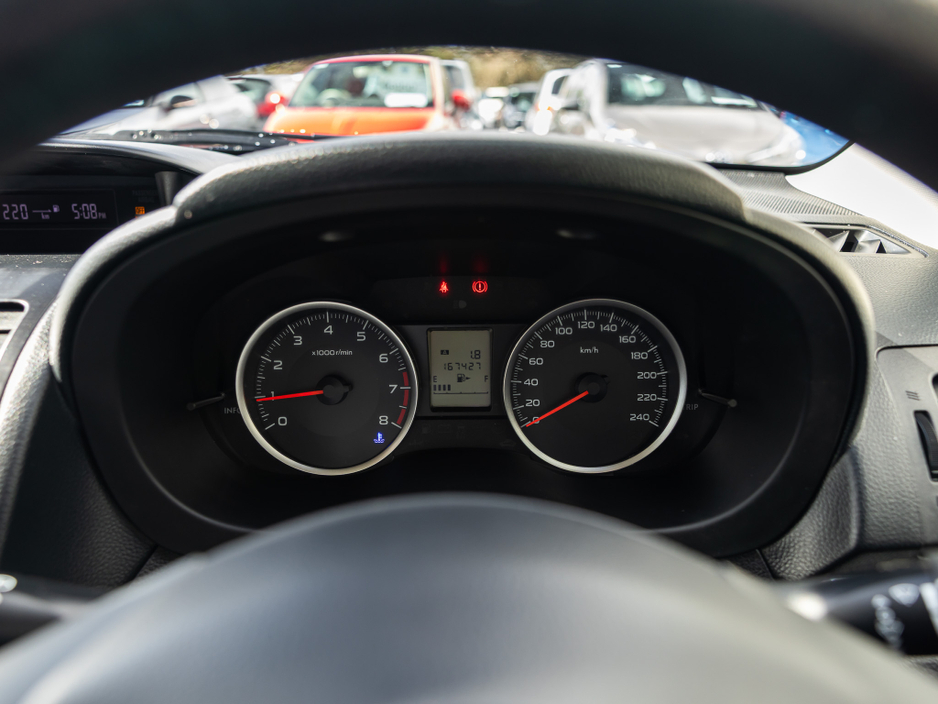 2015 Subaru XV - image 12