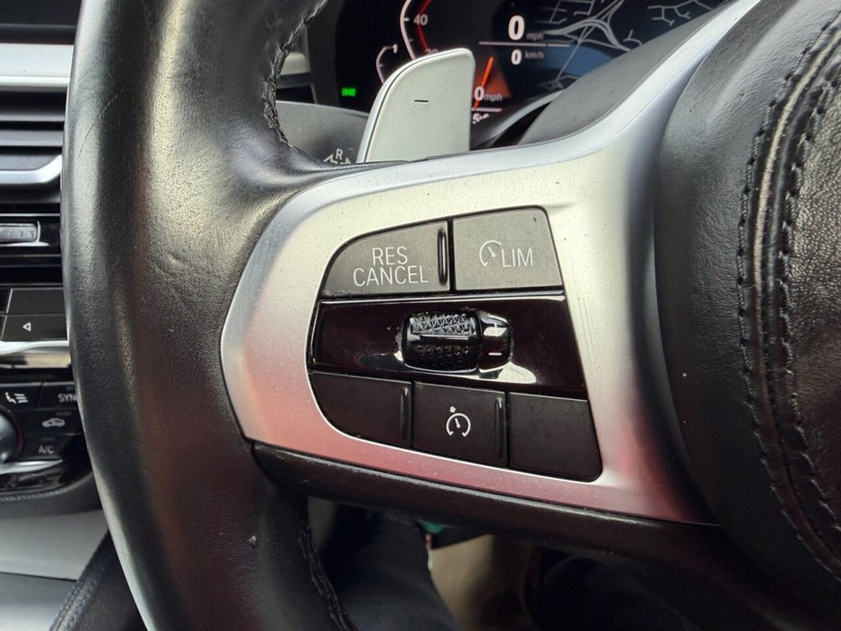 2020 BMW 5 Series - image 17