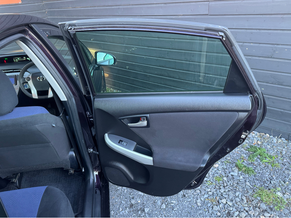 2014 Toyota Prius - image 17