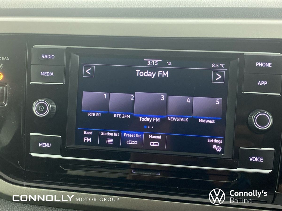 2021 Volkswagen Polo - image 9