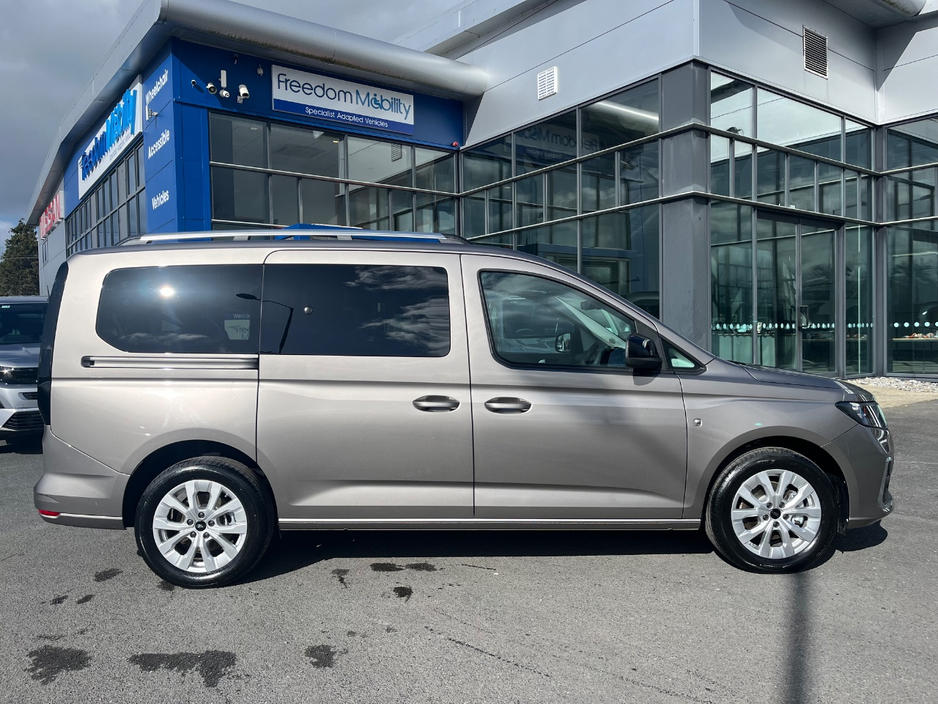 2026 Ford Tourneo Connect - image 6