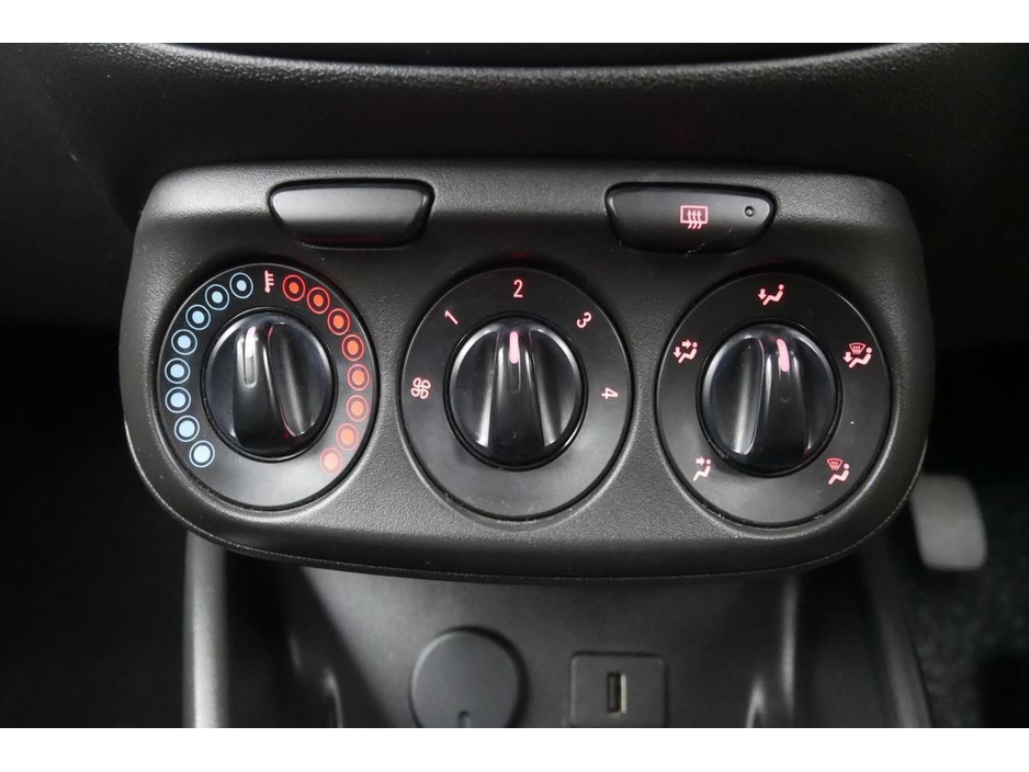 2016 Opel Corsa - image 20