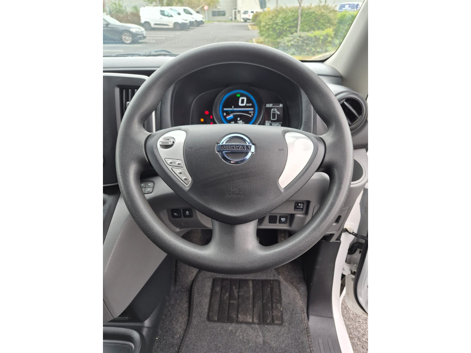 2019 Nissan NV200 - image 12