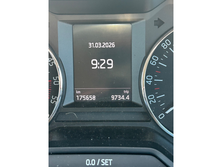 2014 Skoda Octavia - image 8