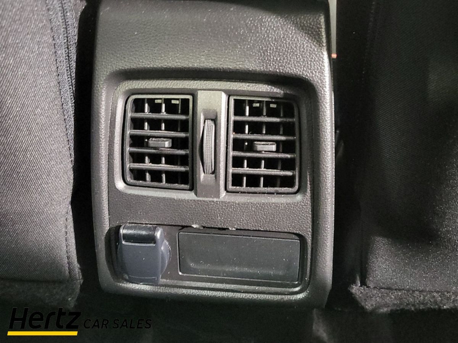 2023 Renault Captur - image 18