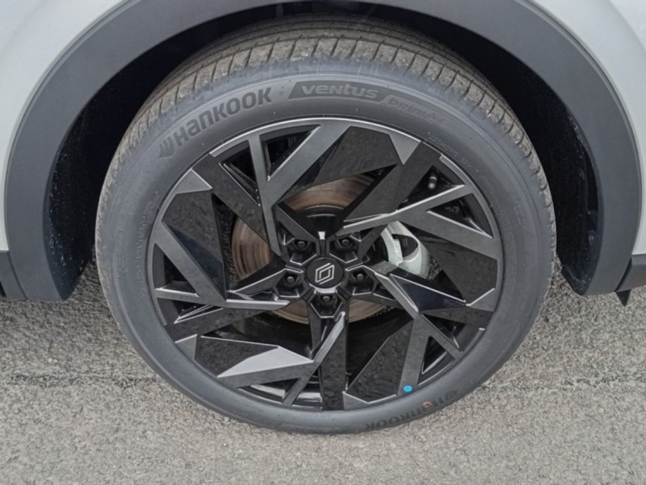 2025 Renault Arkana - image 10