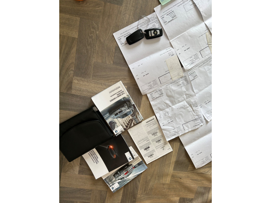 2015 BMW 5 Series - image 18