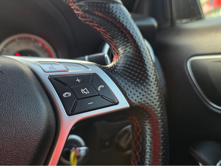 2014 Mercedes-Benz A Class A180 AMG INTERIOR HALF LEATHER SEATS / HI SPEC / SYSTEM LOW ROAD TAX BAND / SIMI DEALER