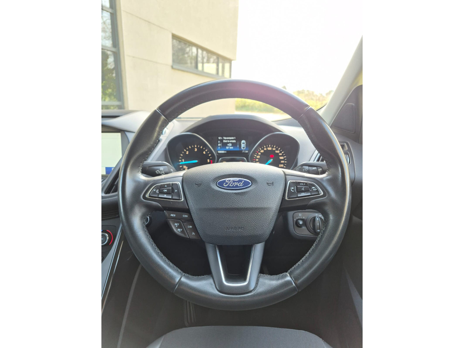 2019 Ford Kuga - image 11