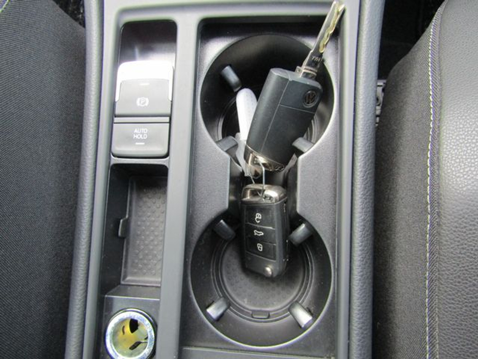 2015 Volkswagen Golf GOLF R ESTATE AWD 5DR Auto €21,950