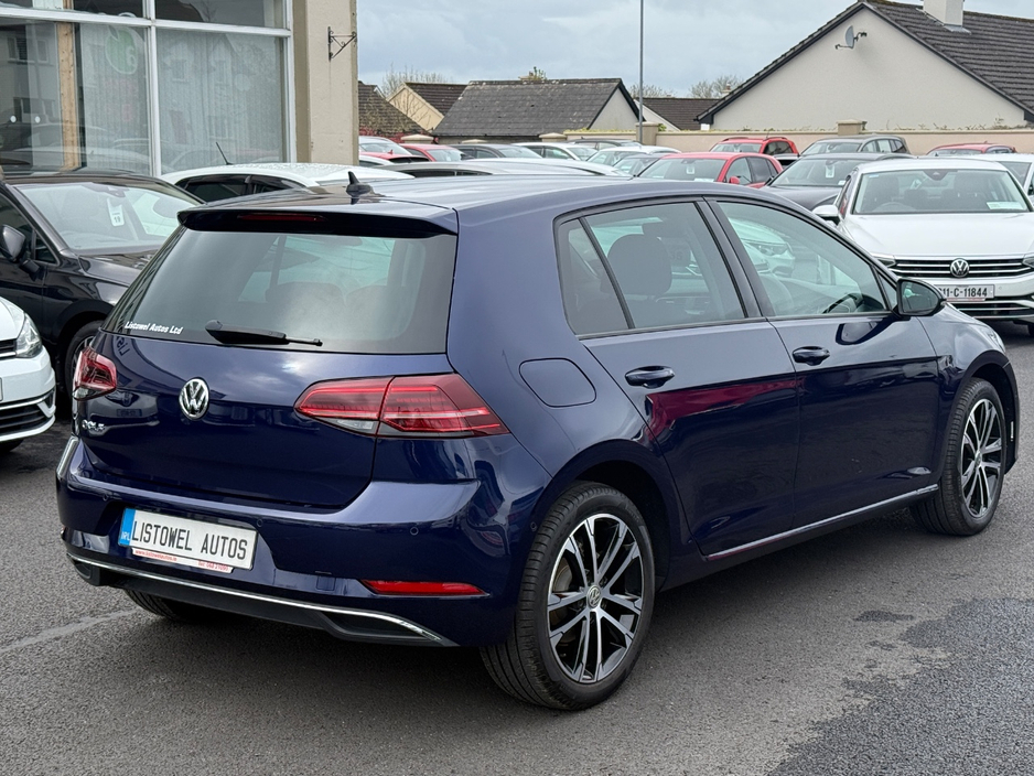 2020 Volkswagen Golf - image 9