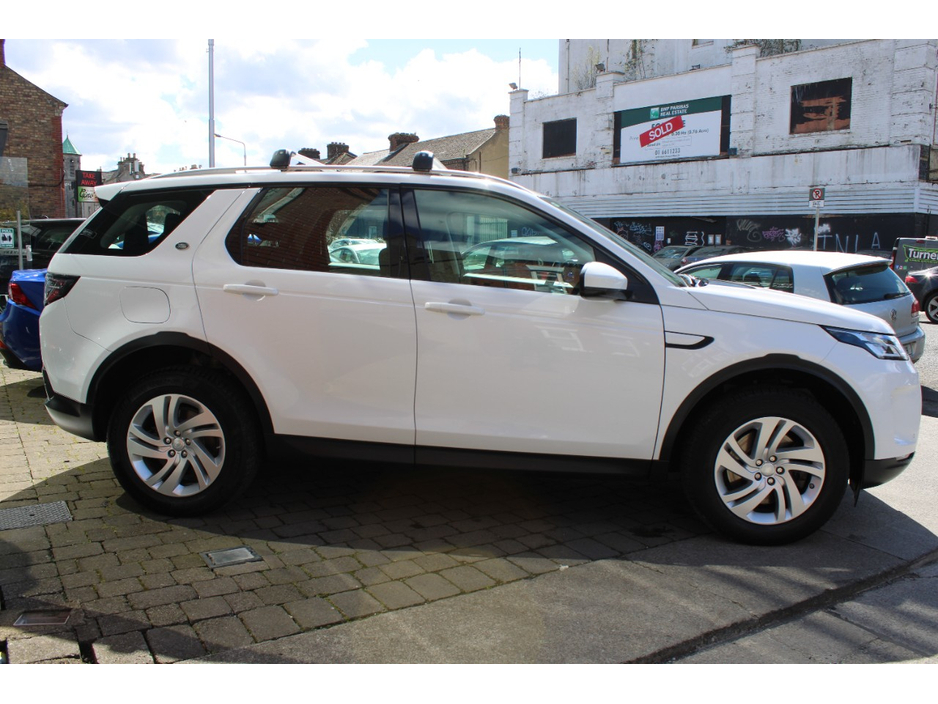 2020 Land Rover Discovery Sport - image 5