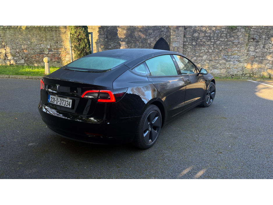 2022 Tesla Model 3 - image 9