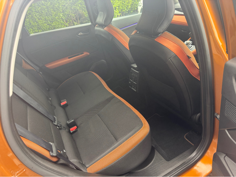 2021 Renault Captur - image 8