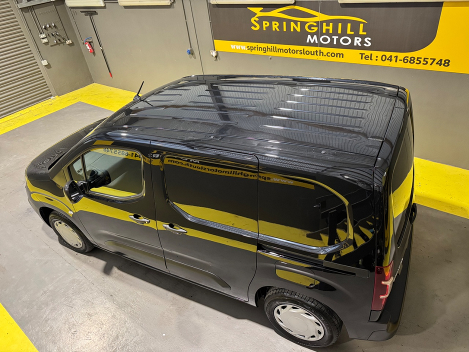 2021 Citroen Berlingo - image 5