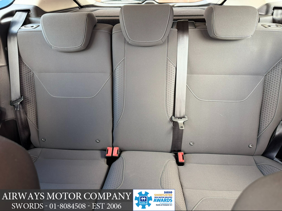 2016 Ford Focus - image 13