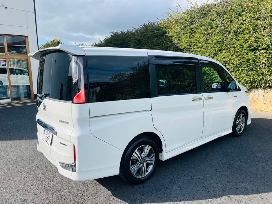 2019 Honda Stepwagon - image 14