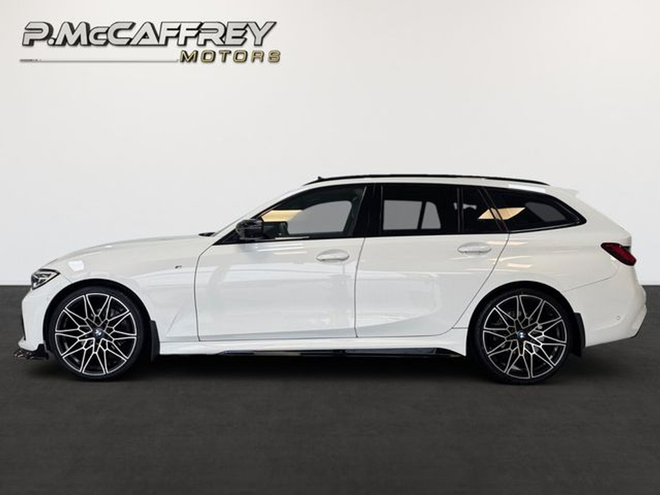 2021 BMW 3 Series - image 8