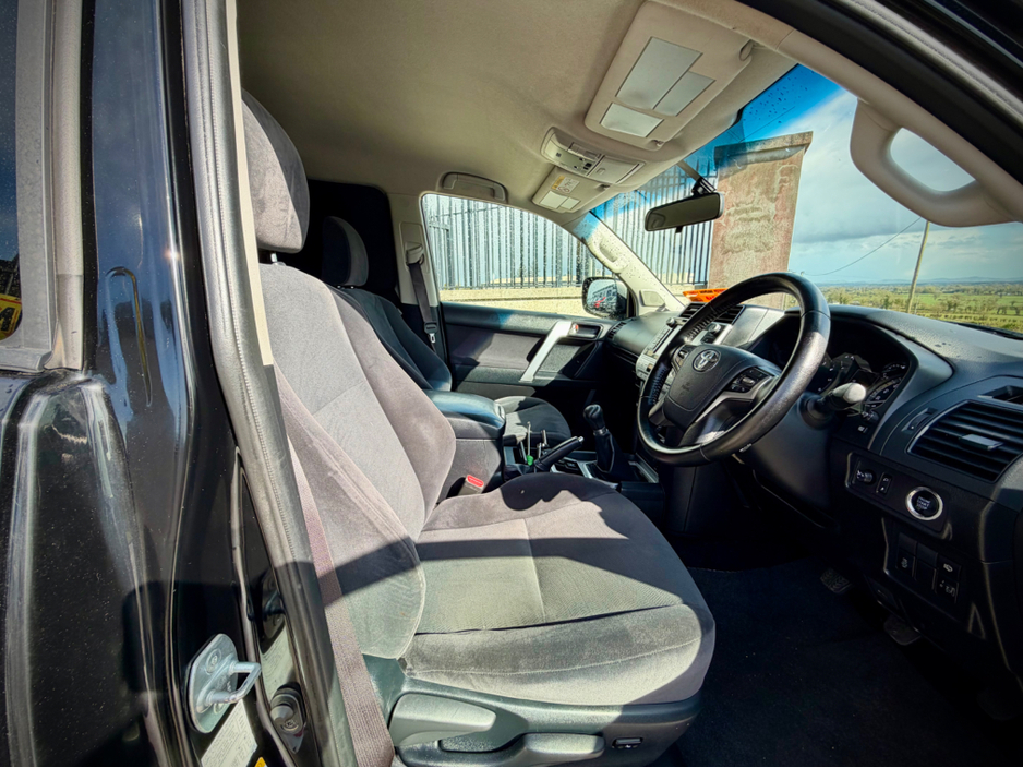 2019 Toyota Landcruiser - image 10