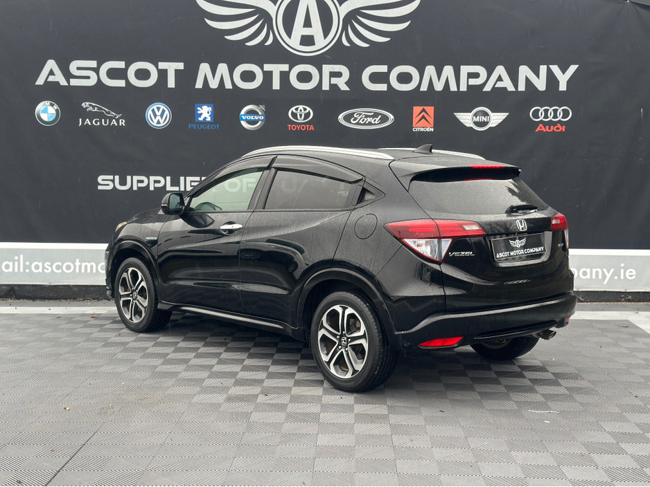 2015 Honda Vezel - image 2