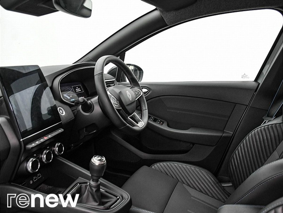 2025 Renault Clio - image 5