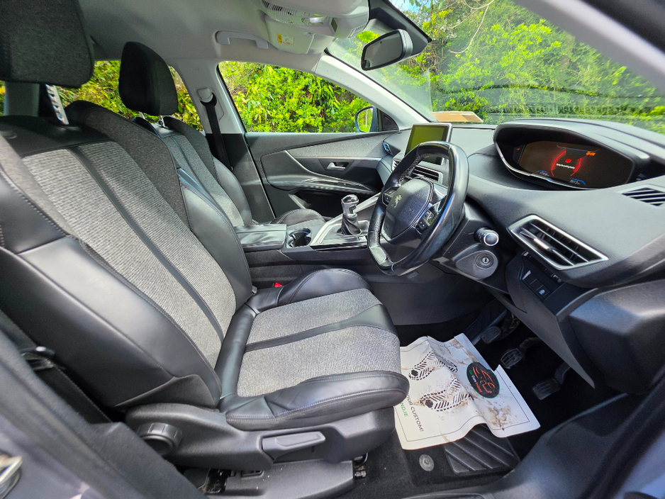 2018 Peugeot 3008 - image 12