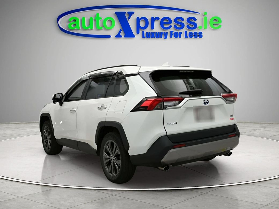 2022 Toyota Rav4 - image 11