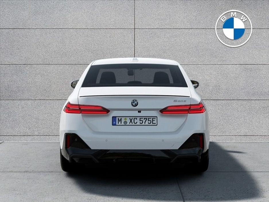 2026 BMW 5 Series 530e M Sport Pro €82,189