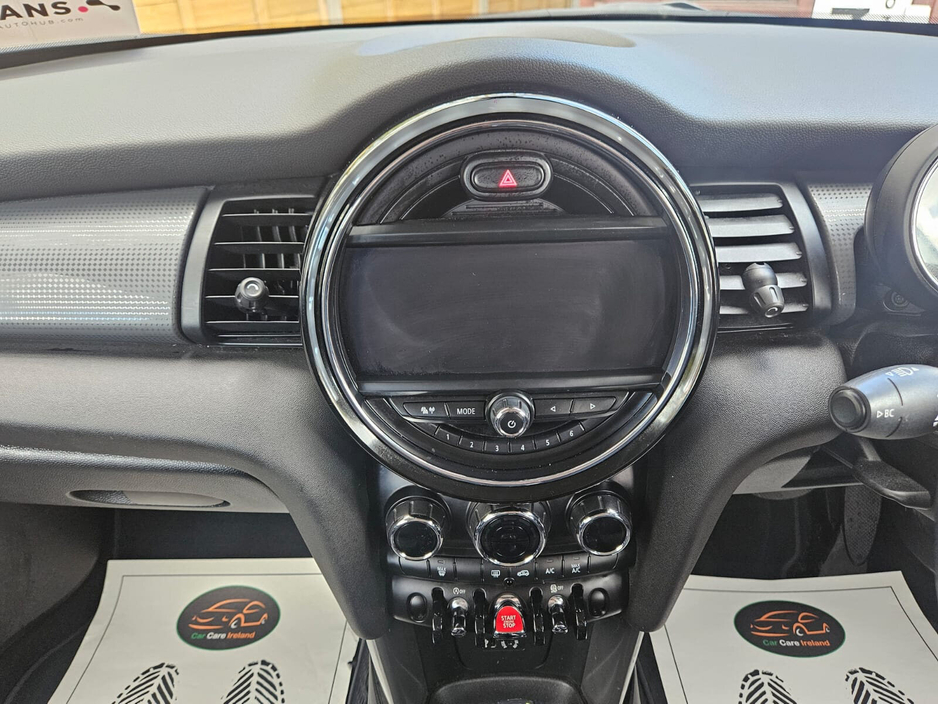 2017 MINI Hatch - image 24