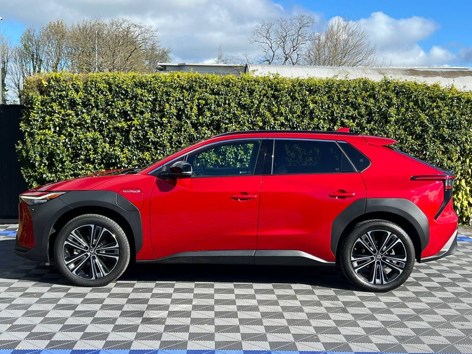 2024 Toyota bZ4X - image 3