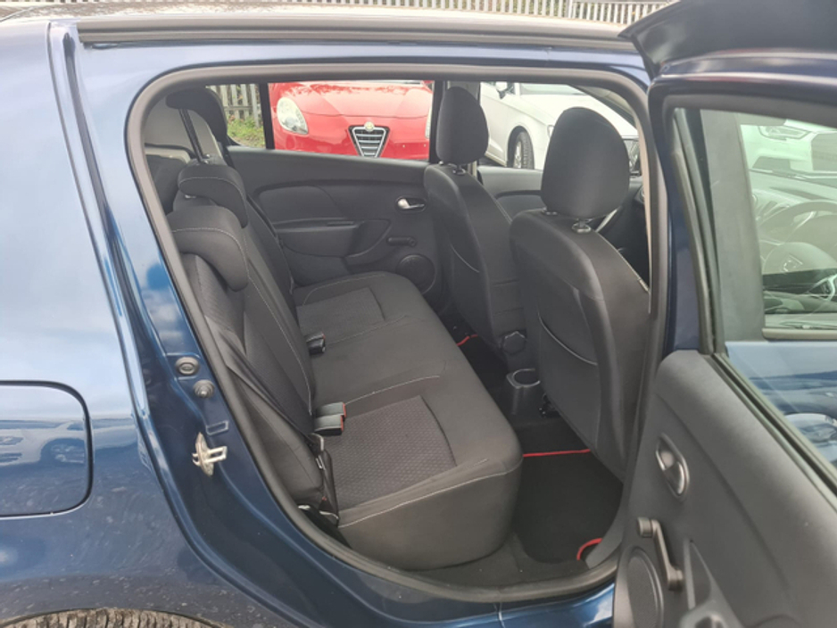 2017 Dacia Sandero - image 15