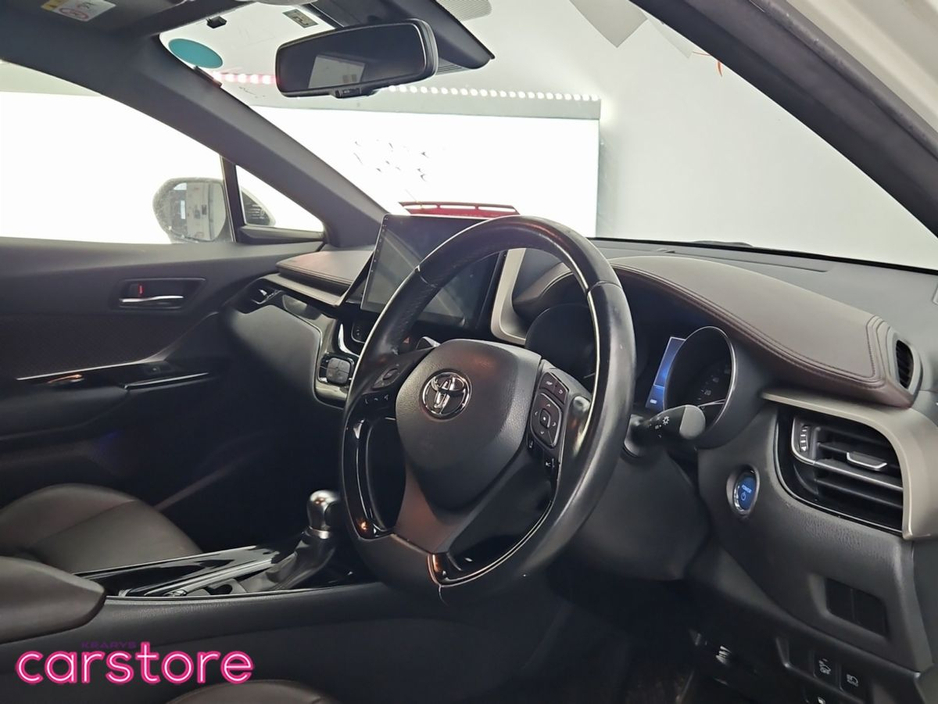 2018 Toyota C-HR - image 9