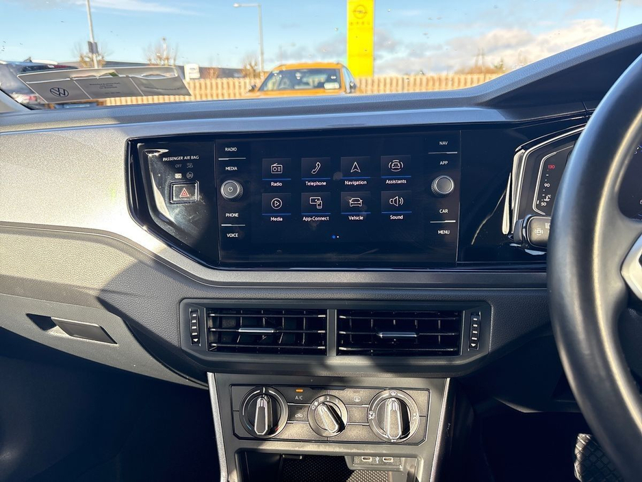 2022 Volkswagen Taigo - image 11