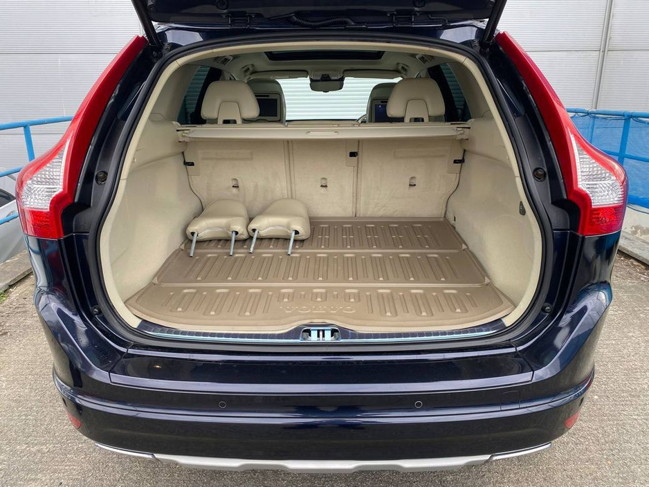 2016 Volvo XC60 - image 16