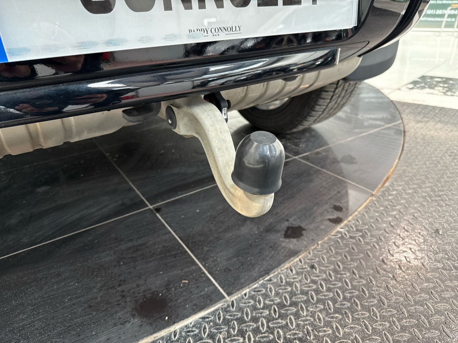 2021 Land Rover Defender - image 34