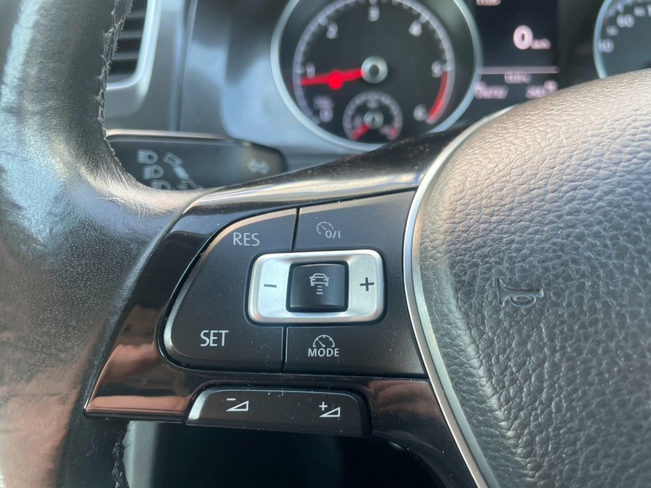 2017 Volkswagen Golf - image 16