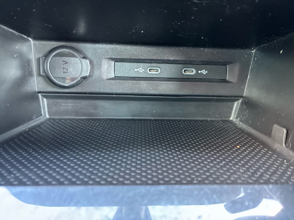 2023 Volkswagen Tiguan - image 19