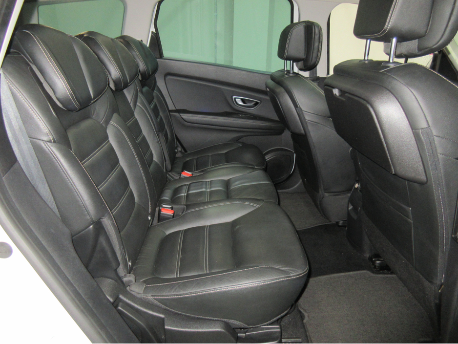 2020 Renault Grand Scenic - image 15