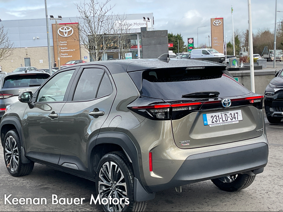 2023 Toyota Yaris - image 7