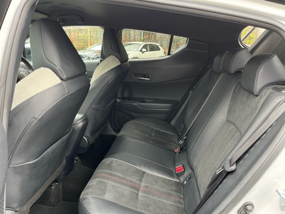 2022 Toyota C-HR - image 7