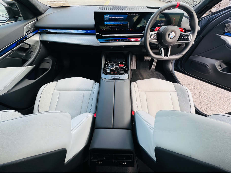 2025 BMW M5 - image 16