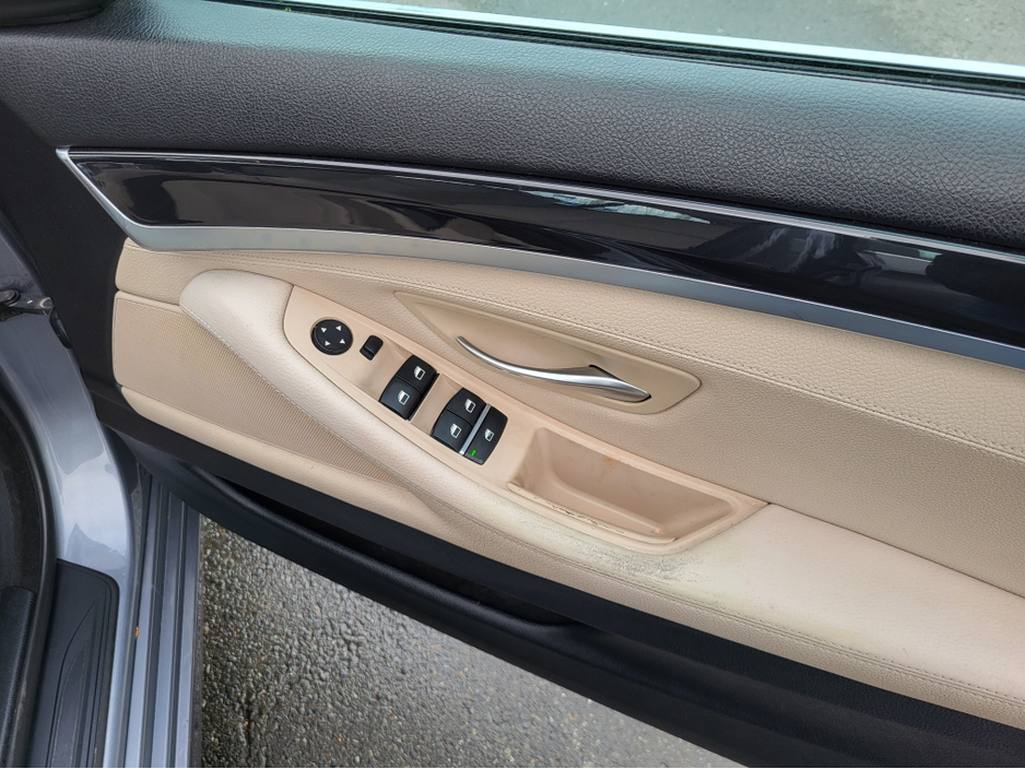 2011 BMW 5 Series - image 12