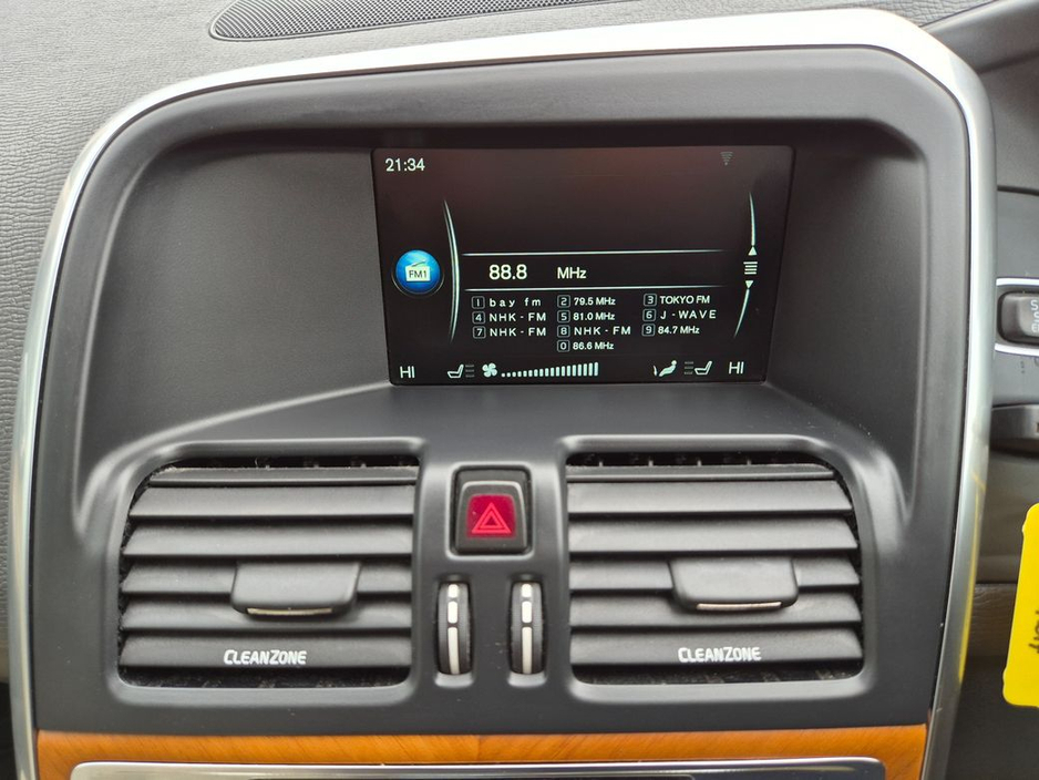 2017 Volvo XC60 - image 22