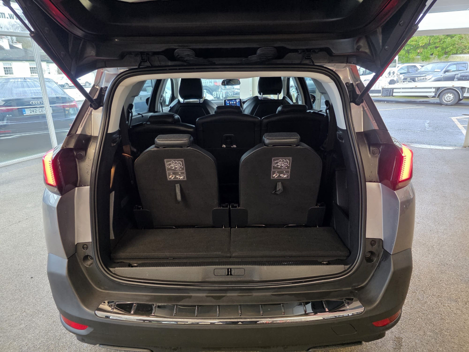 2019 Peugeot 5008 - image 14