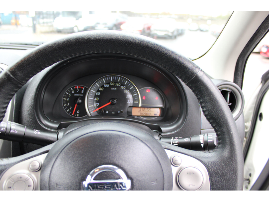 2016 Nissan Micra - image 15