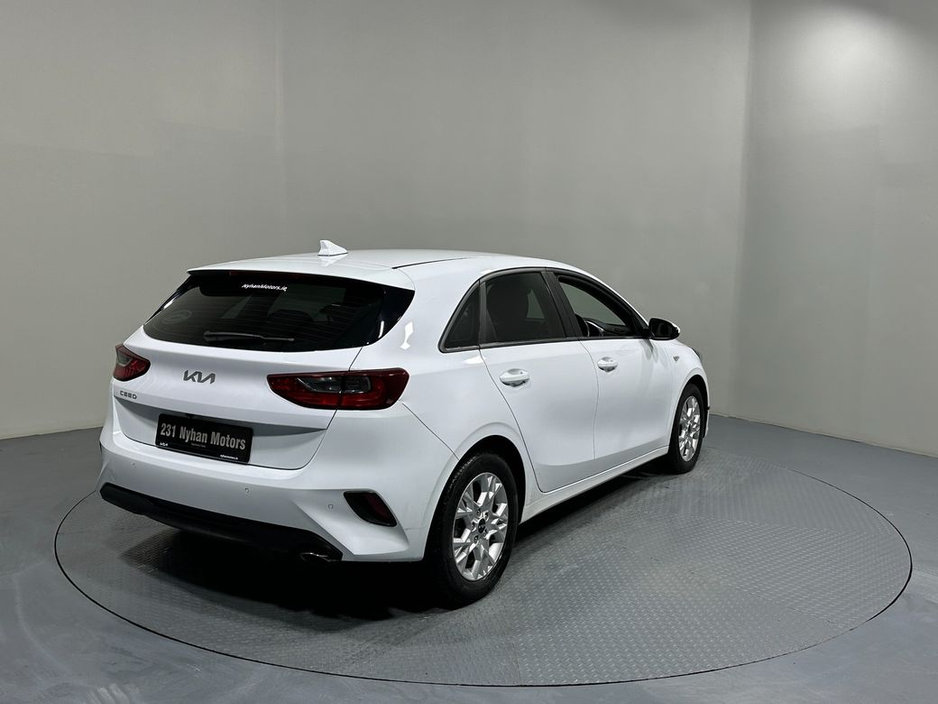 2023 Kia Ceed - image 7